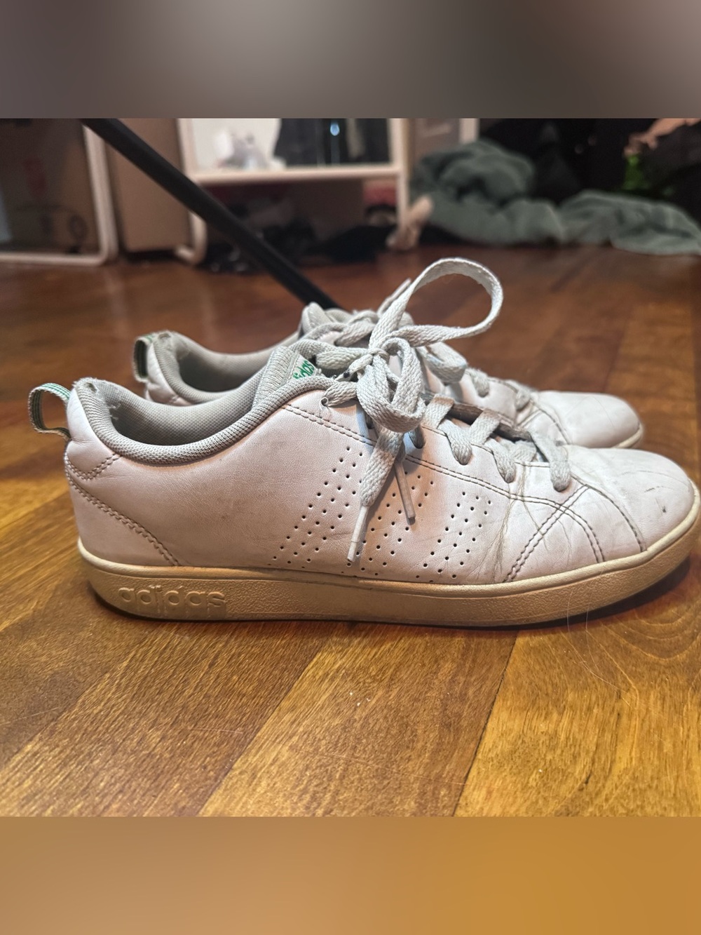 adidas Low-Top Sneakers in white